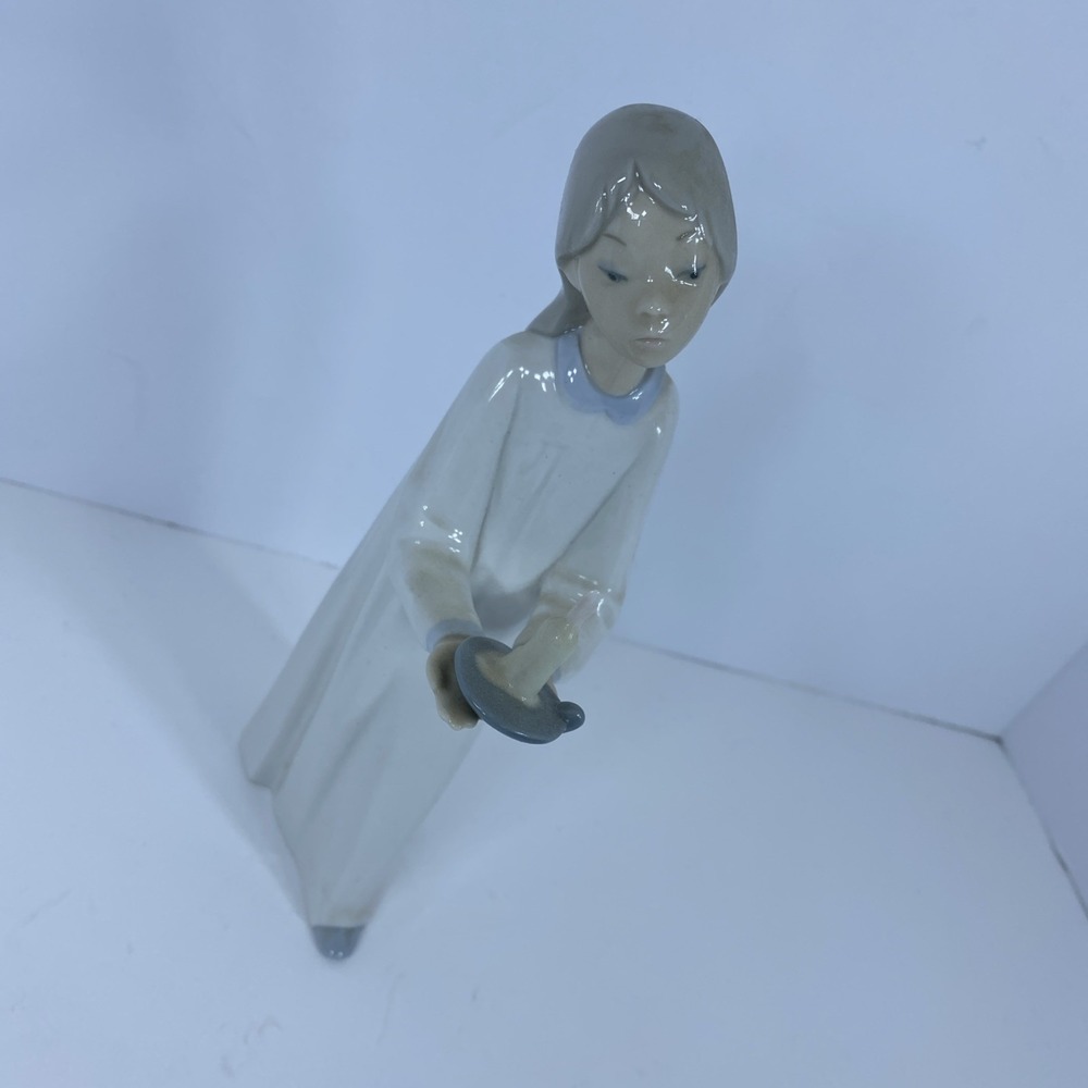 Lladro Girl with Candle 4868 Spain Porcelain Figurine 8in Matte Finish